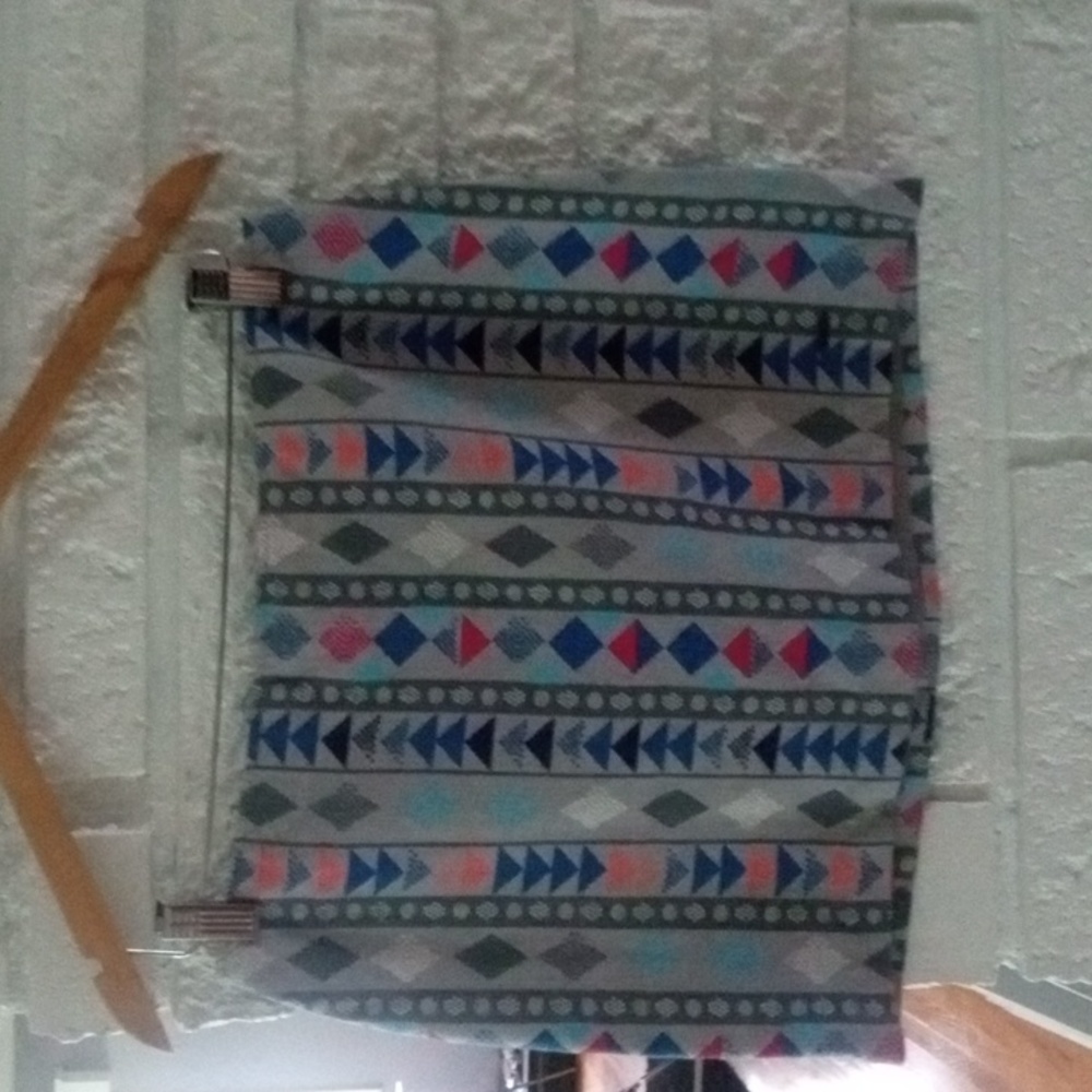 Gray Aztec print lined cotton micro mini skirt by Hollister size 5.
